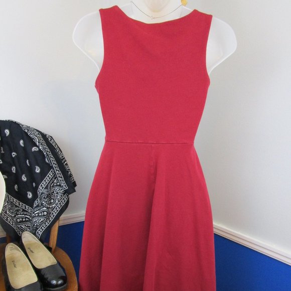 Maroon Knit Fit and Flare Sleeveless Dress - Picture 7 of 12